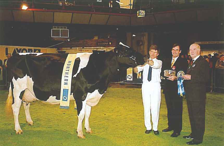 1998 Medway Supreme Maude EX96 by Sam McCormick